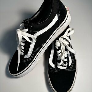 VANS OFF THE WALL BLACK UNISEX (M 6.5) (W 8.0)SKATE CANVAS SUEDE LOW TOP 500714